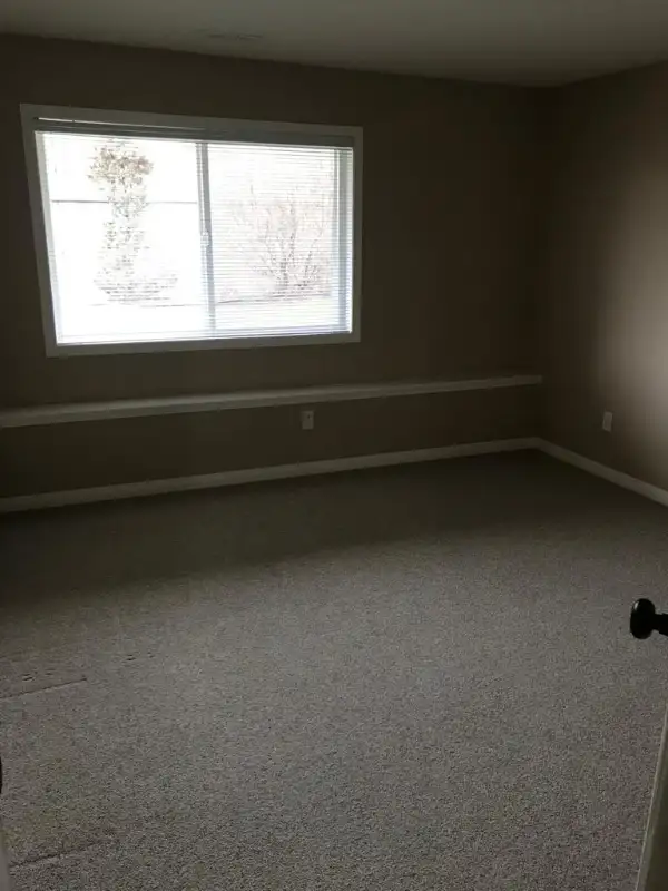 Room for rent in a townhouse in Room Rentals & Roommates in Kelowna - Image 5