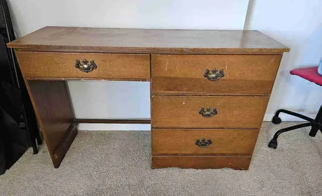 Wooden Table in TV Tables & Entertainment Units in Ottawa - Image 2