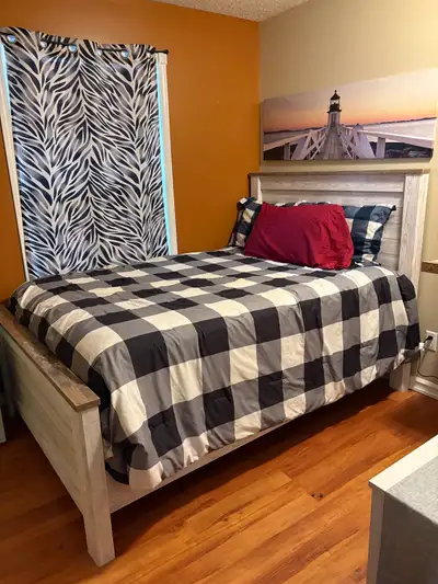 brooks room rental