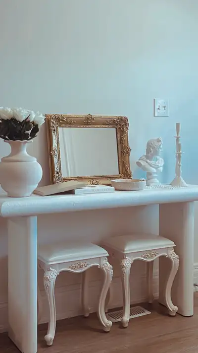 MODERN BEDROOM FOR RENT IN LUXURY HOME CLOSE TO BEACH BARRIE!