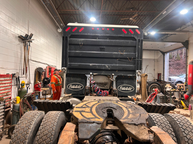 2019 Peterbilt in Heavy Trucks in Prince George - Image 3