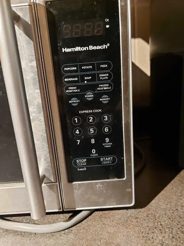 Hamilton beach microwave...PLEASE READ AD FIRST441074681203271681