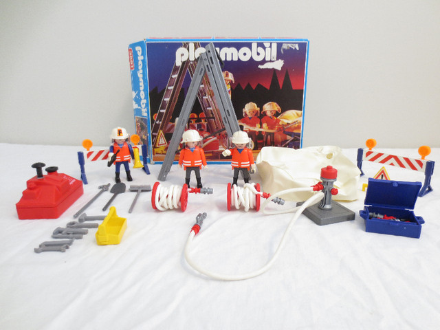 Playmobil ( Vintage ) Toy - Firefighter Rescue Jump Team in Toys & Games in Tricities/Pitt/Maple - Image 2