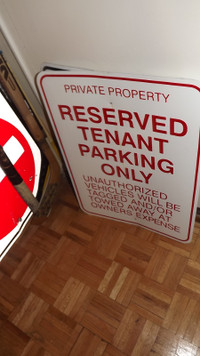 "RESERVED TENANT PARKING ONLY"/PRIVATE PROPERTY SIGN