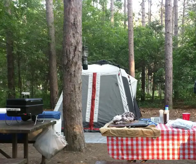 Coleman Instant Tent - 8 person in Fishing, Camping & Outdoors in City of Toronto - Image 3