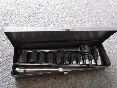 Lightly used 1/2' drive set.