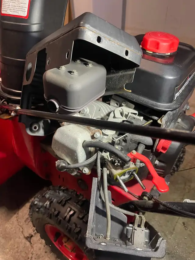 Professional engine repair in Snowblowers in Oshawa / Durham Region - Image 4