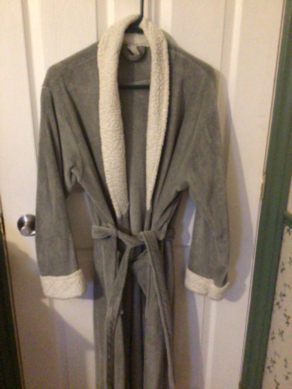 Housecoats in Women's - Other in Belleville - Image 2