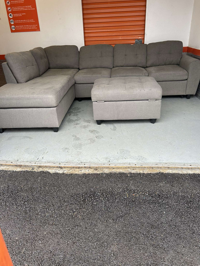 Divan sectionnel gris (livraison incluse) dans Sofas et futons  à Longueuil/Rive Sud - Image 4