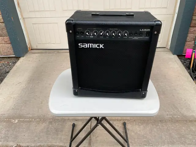 Guitar Amp – Samick LA30R 2-channel guitar combo with reverb.62863733459458121
