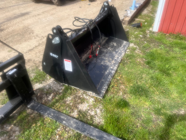75” Skid Steer 4 in 1 Bucket in Heavy Equipment in Hamilton - Image 2