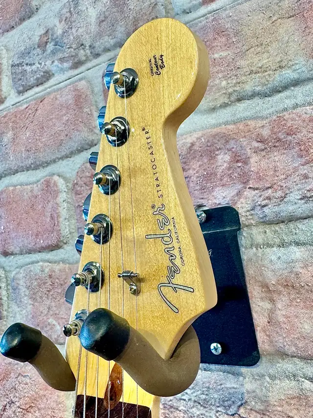 Fender American Pro Stratocaster 2018584654978862950405