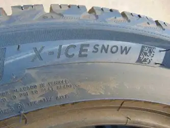 1 x 235/55/20 MICHELIN x ice Snow WINTER tire 90 % tread left very good condition ONLY ONLY ONLY 1 t...