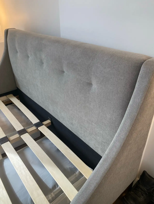 Cadre de Lit + sommier Structube - Bed Frame + base Queen size in Beds & Mattresses in City of Montréal - Image 4