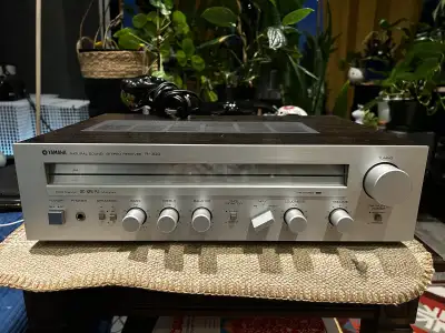 Yamaha R-300 stereo amplifier , View more