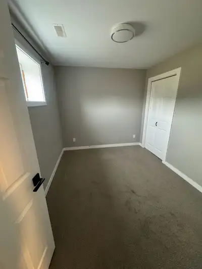 Room available close to northshore exchange for a Male tenant. No pets allowed.