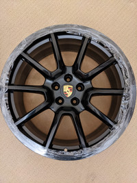 20" Macan Sport Design Wheel and Tire Set