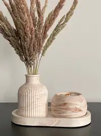 set. tray, candle, mini pampas vase