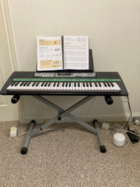 Yamaha EZ-200 organ