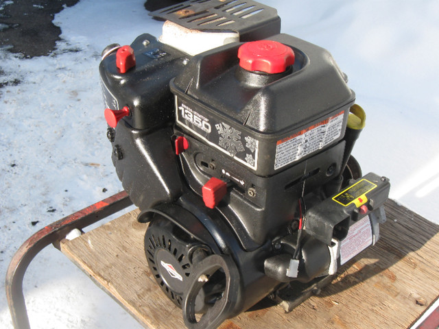 moteur souffleuse 305cc briggs & stratton 13.50 shaft 3/4 & 1 po dans Tondeuses et souffleuses  à Laval/Rive Nord - Image 3