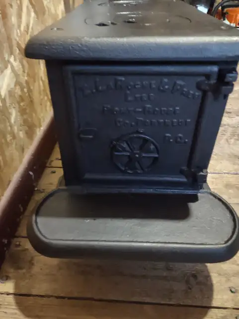 Mini Poele A Bois En Fonte Laroche in Fireplace & Firewood in Thetford Mines - Image 3