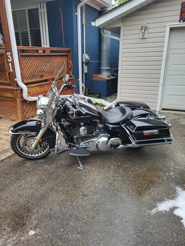 2009 ROAD KING in Touring in Oshawa / Durham Region - Image 2