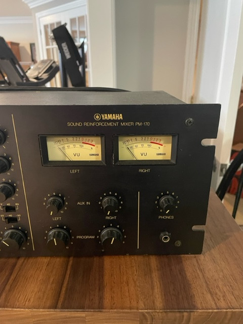 Yamaha Sound Reinforcement Mixer PM-170 in Pro Audio & Recording Equipment in Trenton - Image 2