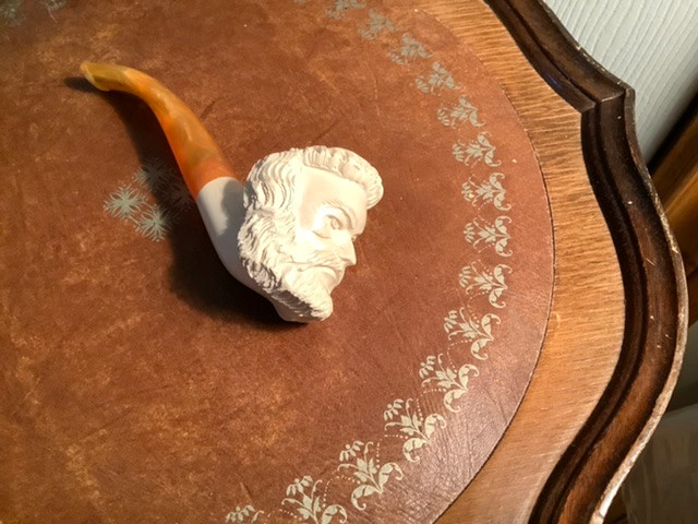Vintage Carved Meerschaum Pipe with an Amber Bakelite Stem in Arts & Collectibles in Belleville - Image 2