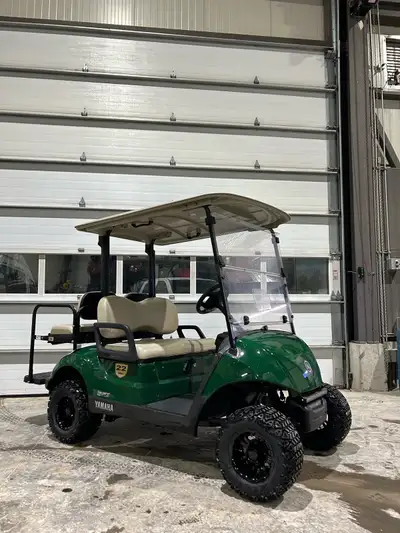 Yamaha golf cart - Gas EFI, quietech. Nice running quiet gas engine. - Year 2021 - Front folding win...