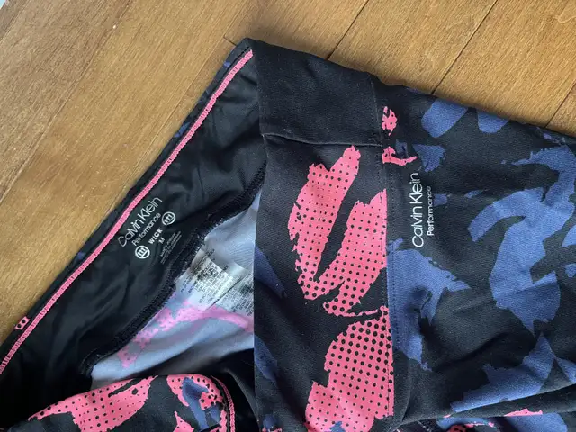 CALVIN KLEIN performance wick women's running workout l in Women's - Bottoms in Ottawa - Image 5