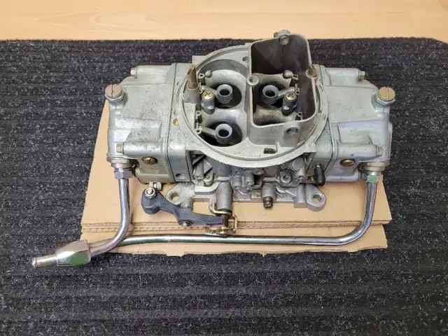 Holley Double Pumper 750 CFM Carburetor in Engine & Engine Parts in St. Catharines - Image 5