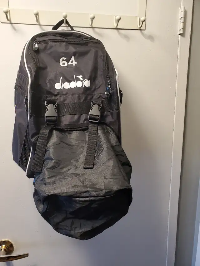 Diadora Thermos  in Other in Mississauga / Peel Region - Image 3