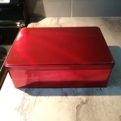 BOÎTE MÉTAL ROUGE, View more