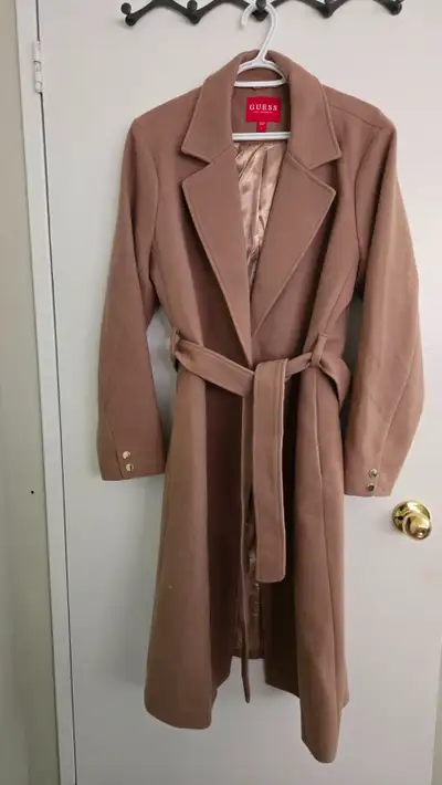 Brand new trench coat from Guess. It’s size L. Warm, elegant, and perfect for fall and winter. Comes...