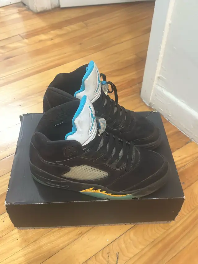 Air Jordan Retro 5 Aqua in Men's Shoes in City of Montréal - Image 8