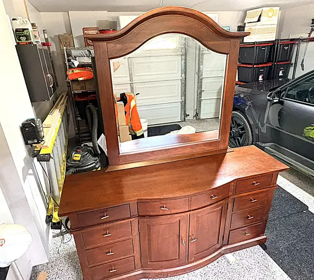 CHERRY HILL Dresser & Mirror in Dressers & Wardrobes in Oakville / Halton Region - Image 6