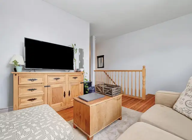 2bdr Beautiful Canal Area, Walking bridge to Landsdown