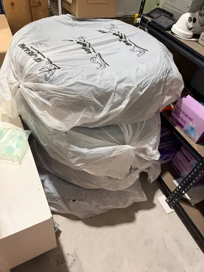 The tires have 2000 km.