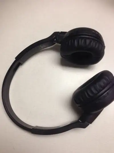 Model H800, new with manual. $50. Call 204.663.9988