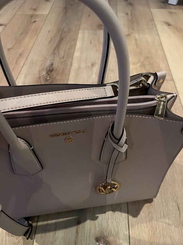 Michael Kors purse (mid sized pink) in Women's - Bags & Wallets in Barrie - Image 3