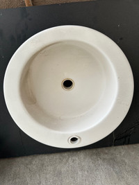 Round bathroom sink