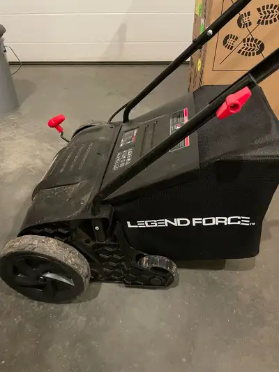 This Legend Force dethatcher and scarifier is perfect for lawn care, featuring an electric motor to...