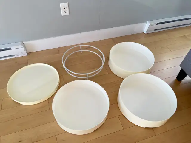 IKEA plastic side table in Coffee Tables in Bedford - Image 6