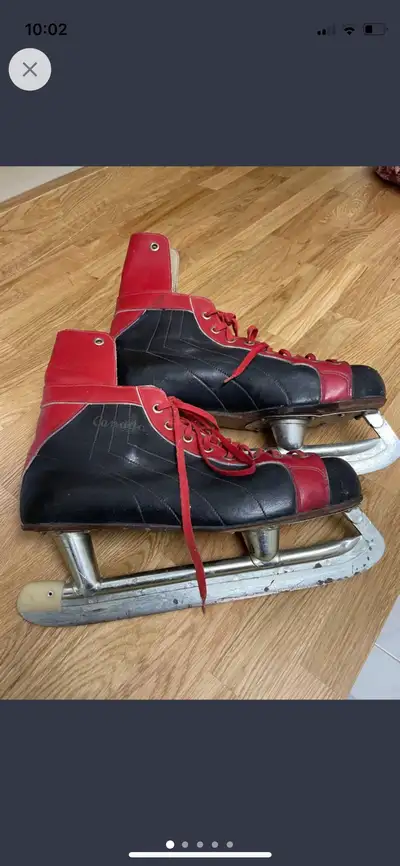 Vintage Men‘s Hockey Skates from the 60s, View more