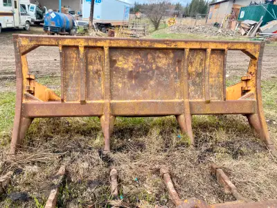 4 tooth brush rake fits D6, D7 Cats, Case or other equivalent size of machines 4000 OBO call or text...