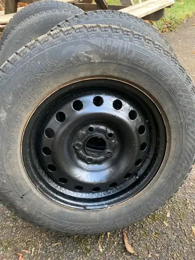 4 pneus Gislaved Nordfrost (clous/studs)+ rims 215/70 R16 Bolt Pattern (PCD): 5x114.3 (5x4.5) Excell...