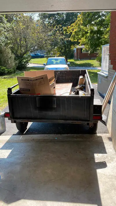 Utility trailer in good condition, new electrical system, new LED lights, new tires, I am selling it...