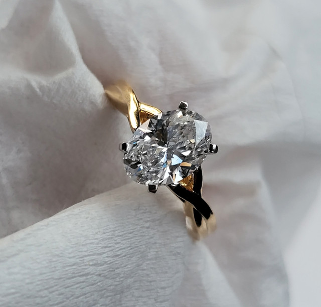 1.50 Carat D-VS1  Oval Lab Diamond Solitaire Engagement Ring in Jewellery & Watches in Calgary