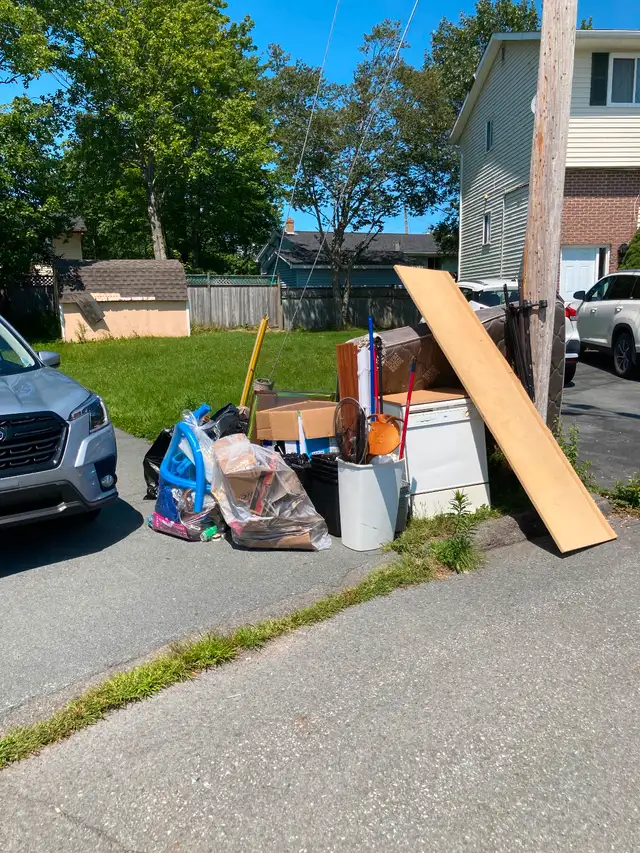 Hrm /Surrounding Areas Low Rates Junk Removal Service 902448466763815787820675120