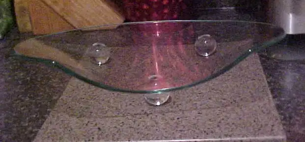 UNIQUE SHAPE GLASS PLATE in Home Décor & Accents in Ottawa - Image 4